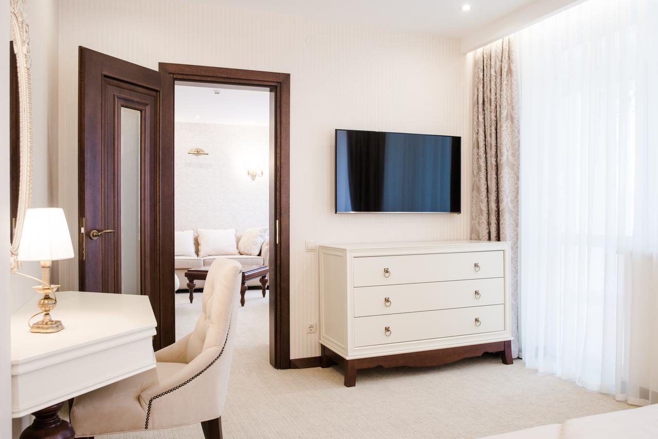 Galant Hotel ตรุสคาเวตส์ ภายนอก รูปภาพ